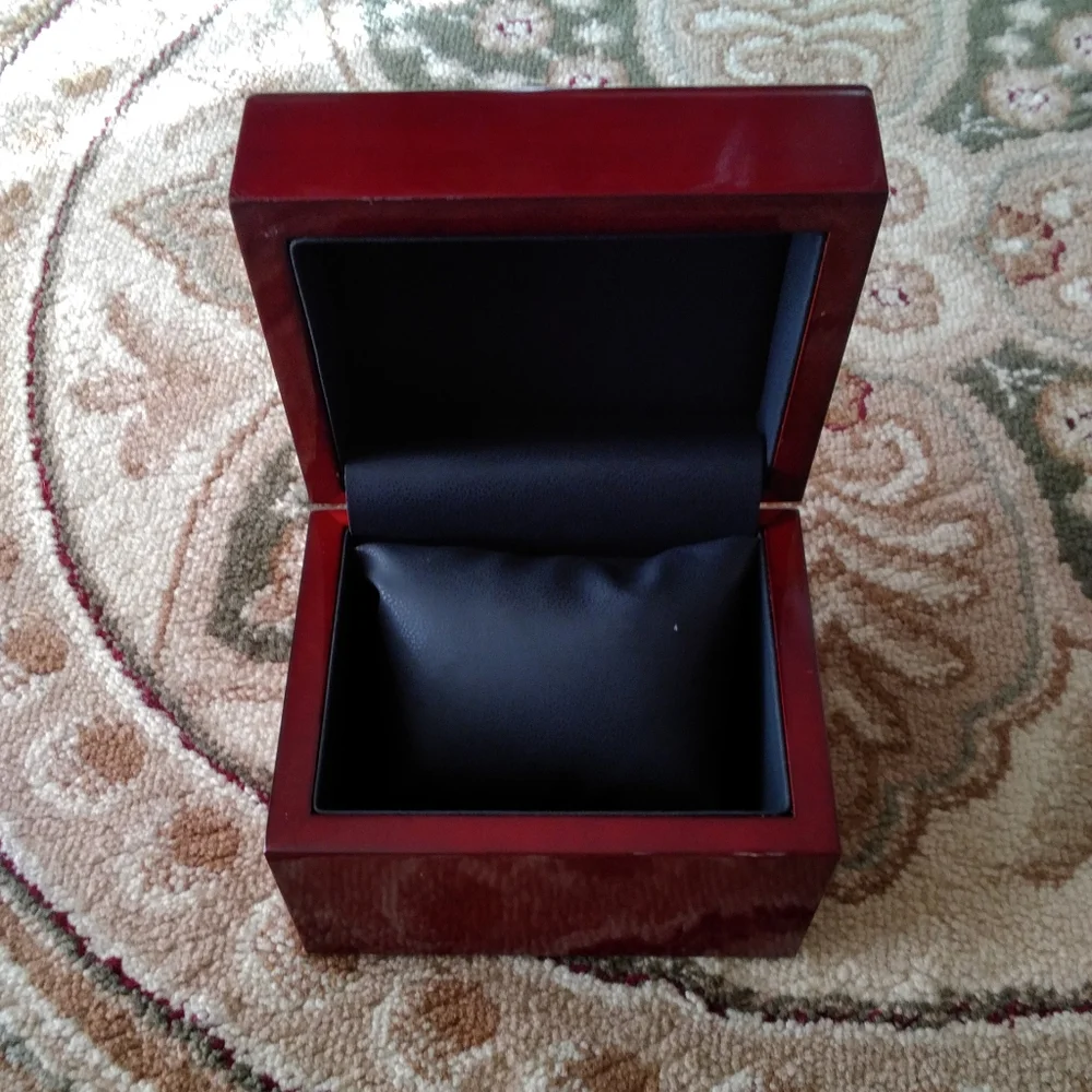 Watch Box - Picture 2 of 2